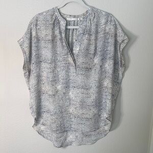 Violet & Claire Short-Sleeve Split-Neck Blouse